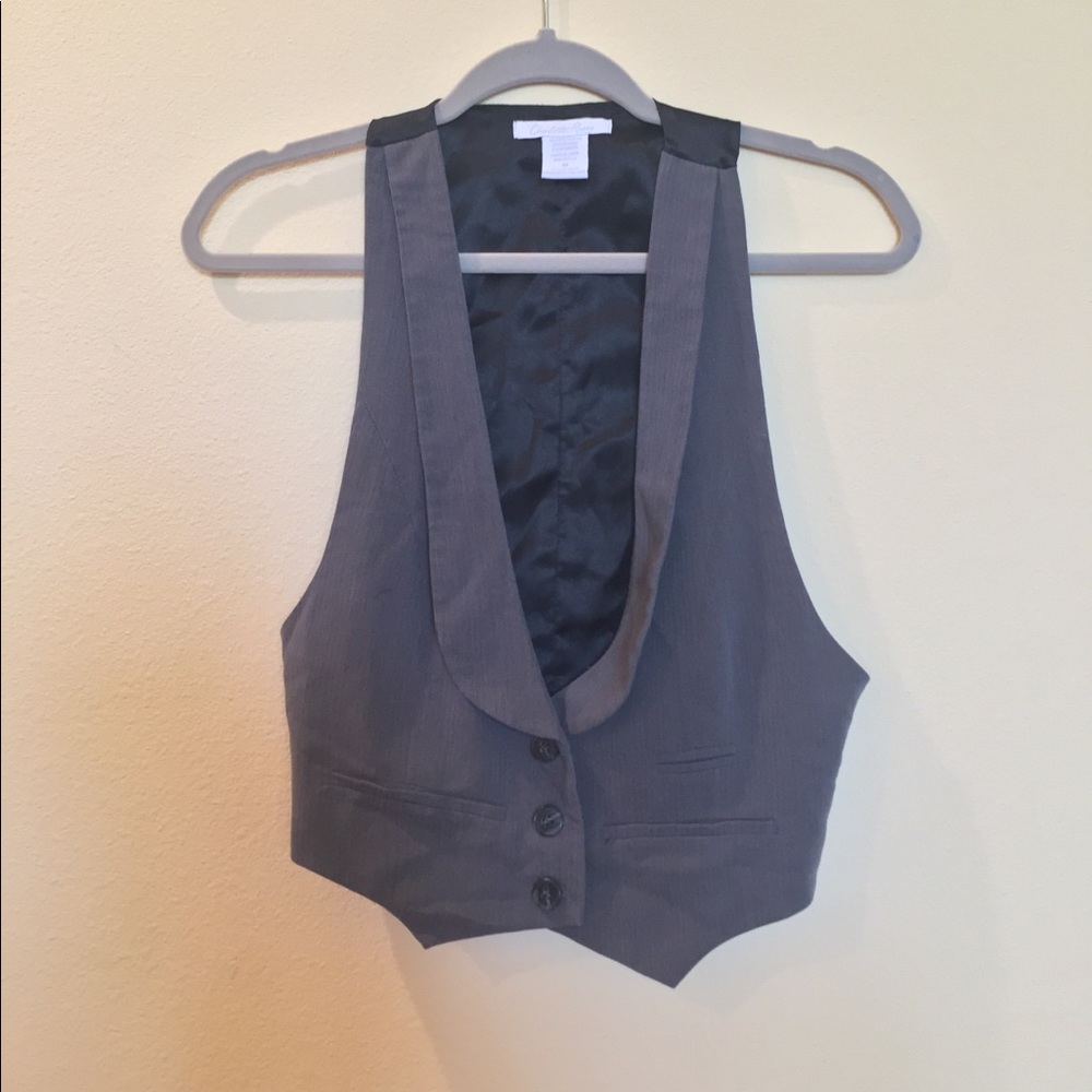 Button up cropped vest